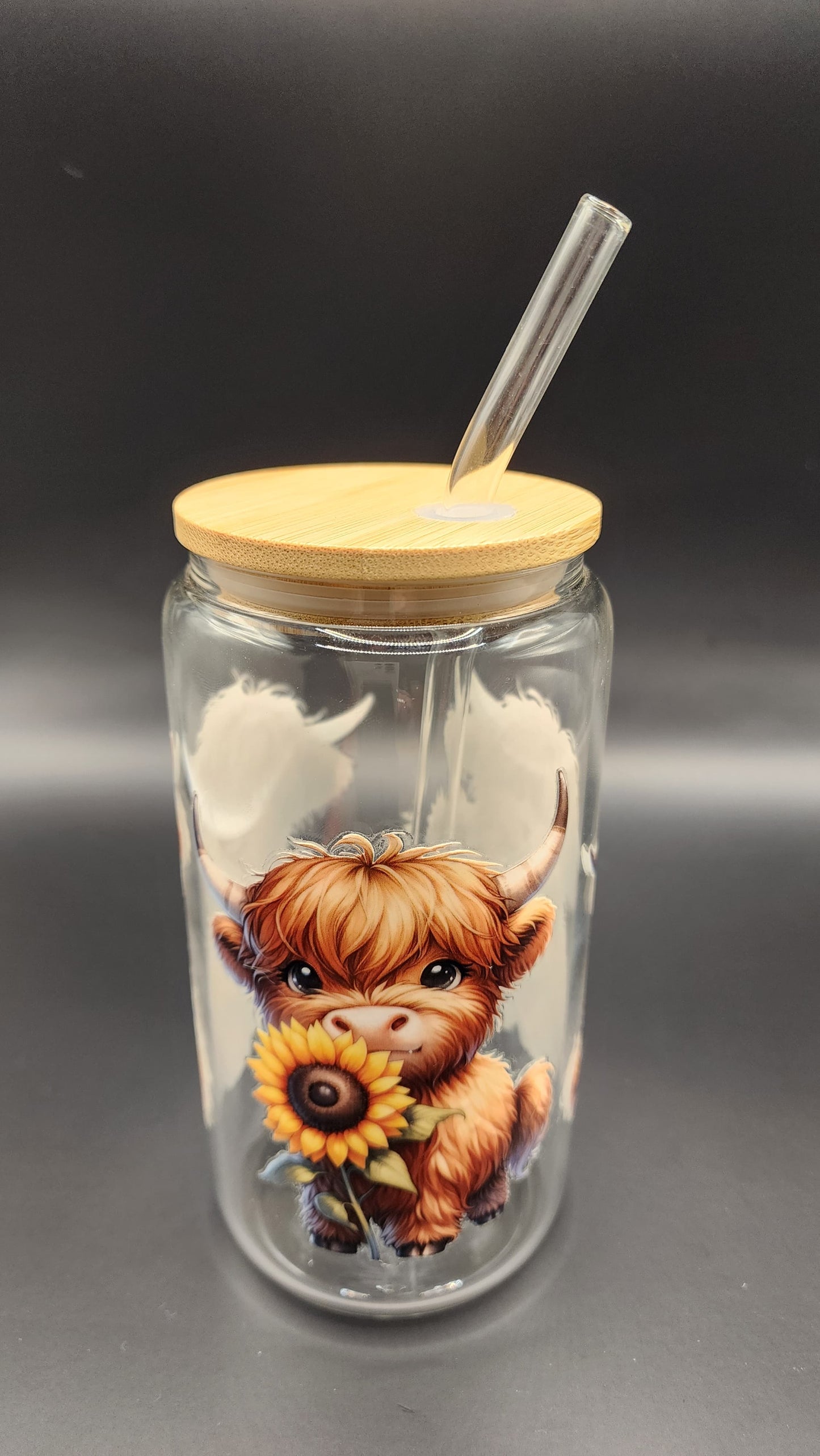 🌻 Sunflower Highland Cow – 16oz Glass Cup with Glass Straw & Bamboo Lid