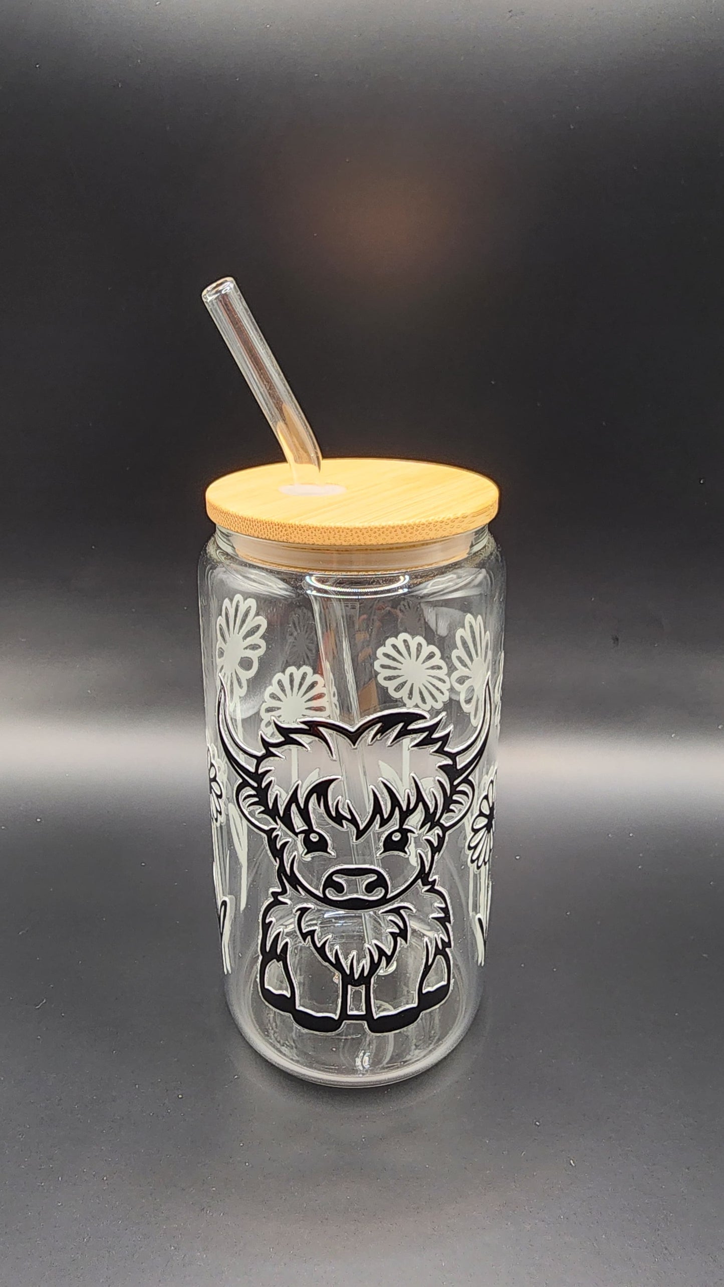 🐮 Highland Cow Black with Flowers – 16oz Glass Cup with Glass Straw & Bamboo Lid