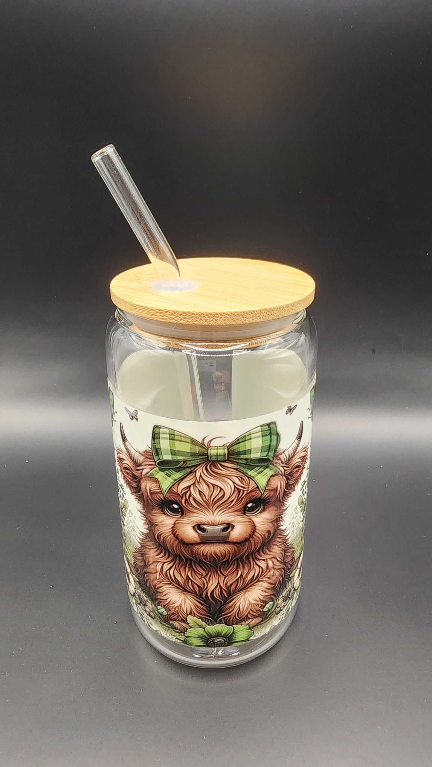 🍀 Green Irish Highland Cow with Butterflies and Flowers – 16oz Glass Cup